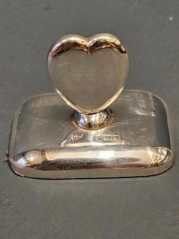 Silver Heart Shaped Paperweight - Image 7