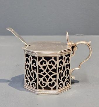 Fine Victorian Silver Mustard Pot By Edward & John Barnard