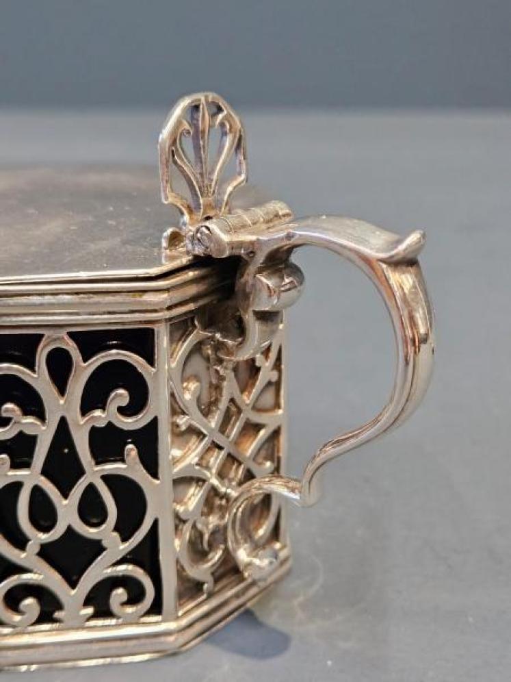 Fine Victorian Silver Mustard Pot By Edward & John Barnard - Image 2