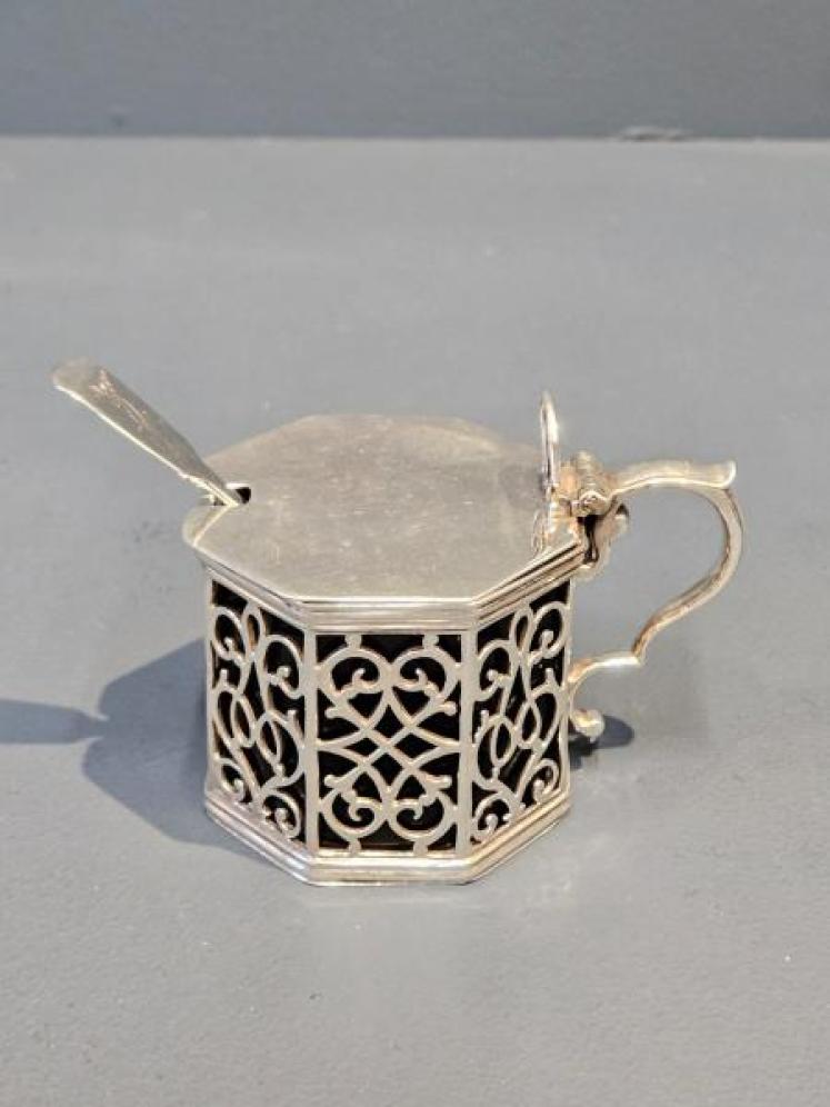 Fine Victorian Silver Mustard Pot By Edward & John Barnard - Image 4