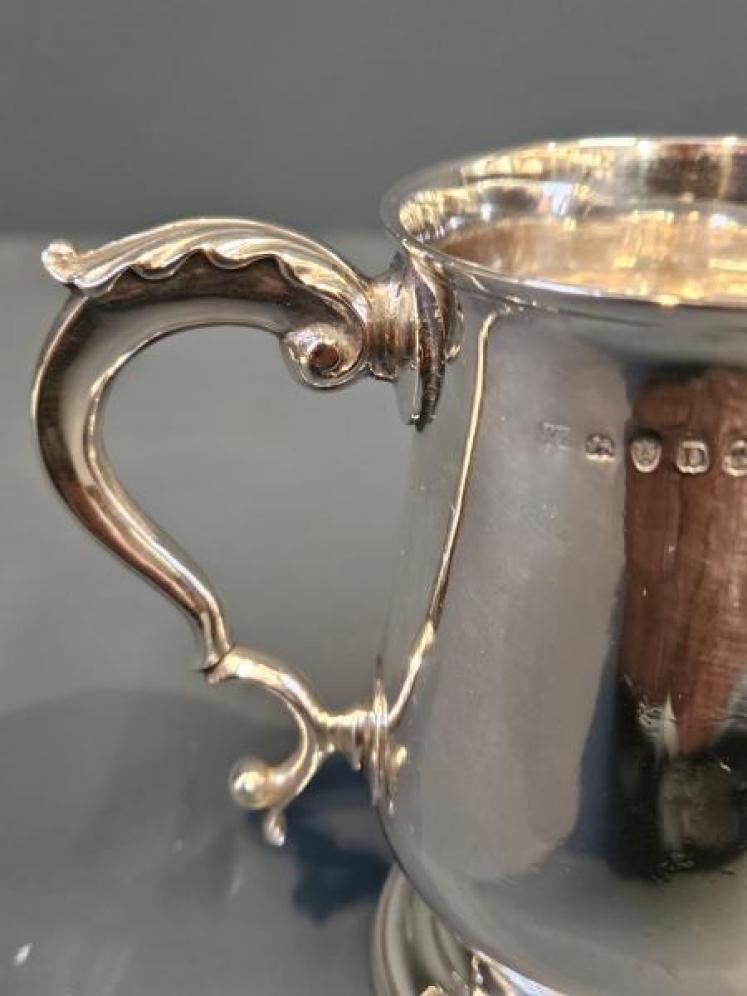 George III 6.7oz Silver Mug by Peter and Ann Bateman - Image 2