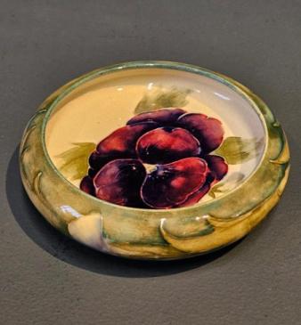 Early Moorcroft Pansy on White Roll Neck Dish