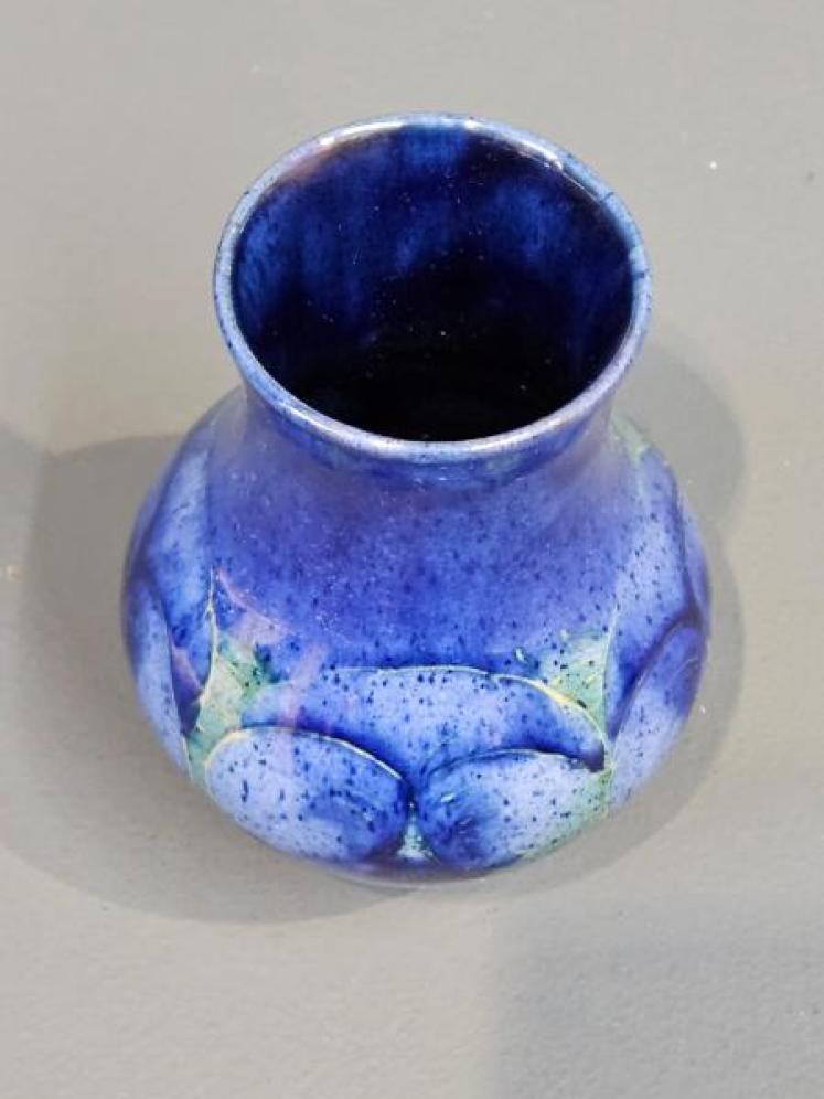 Rare Moorcroft Blue Speckled Ground Pansy Vase - Image 2