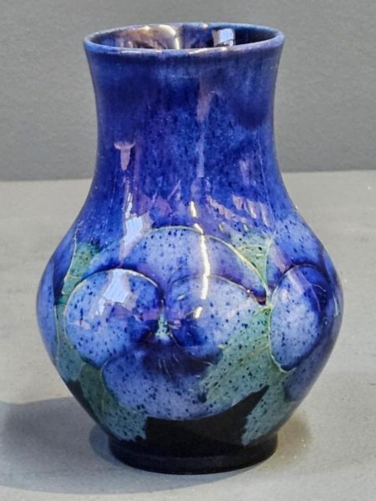Rare Moorcroft Blue Speckled Ground Pansy Vase - Image 7