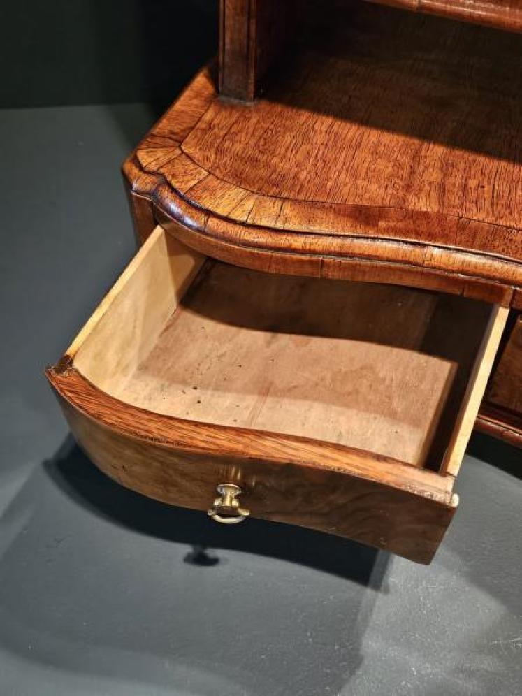 George III Serpentine Front Walnut Toilet Mirror - Image 6