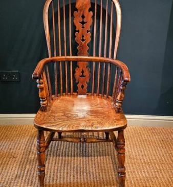 Superb George III Yew and Figured Elm High Back Windsor Chair 