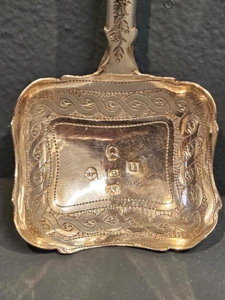 Fine Quality George III Silver Caddy Spoon - Image 3
