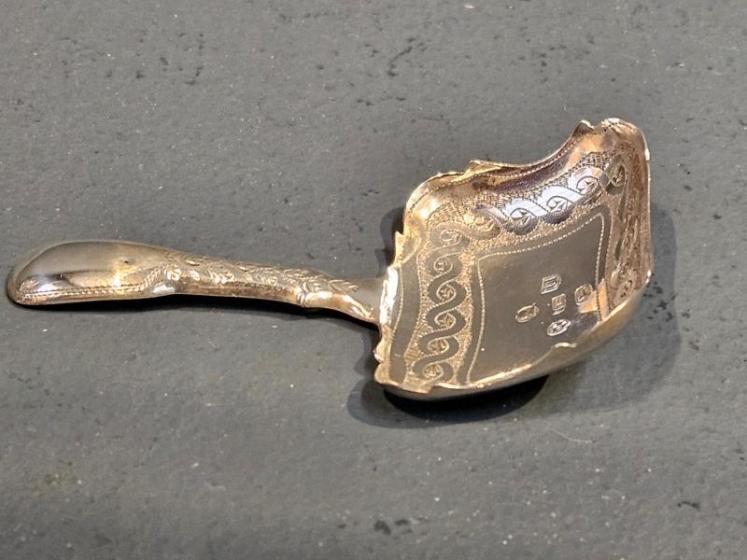 Fine Quality George III Silver Caddy Spoon - Image 4