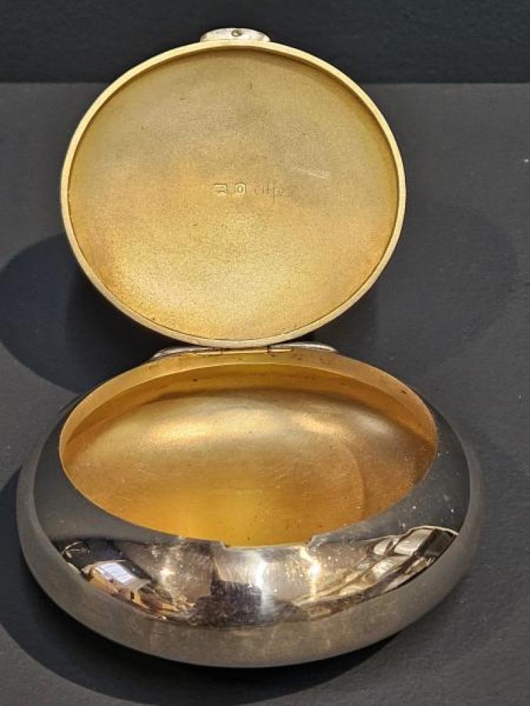 Silver Tobacco Pebble - Image 3