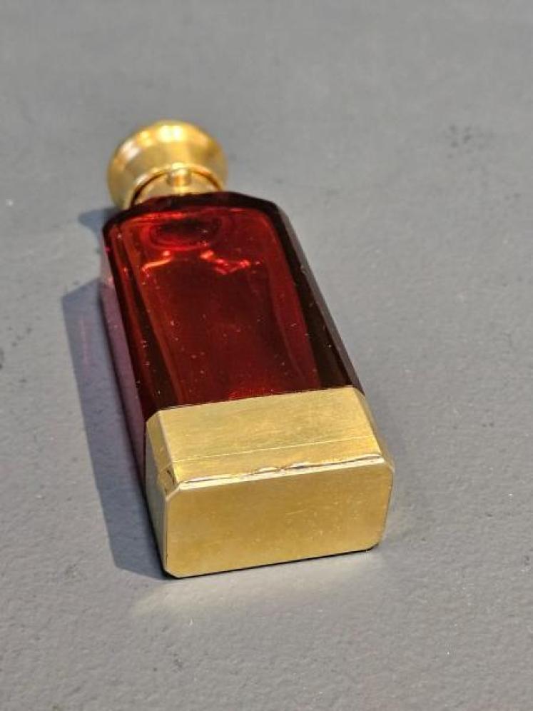 Immaculate Sampson Mordan Silver Gilt Smelling Salts and Vinaigrette Combination - Image 3
