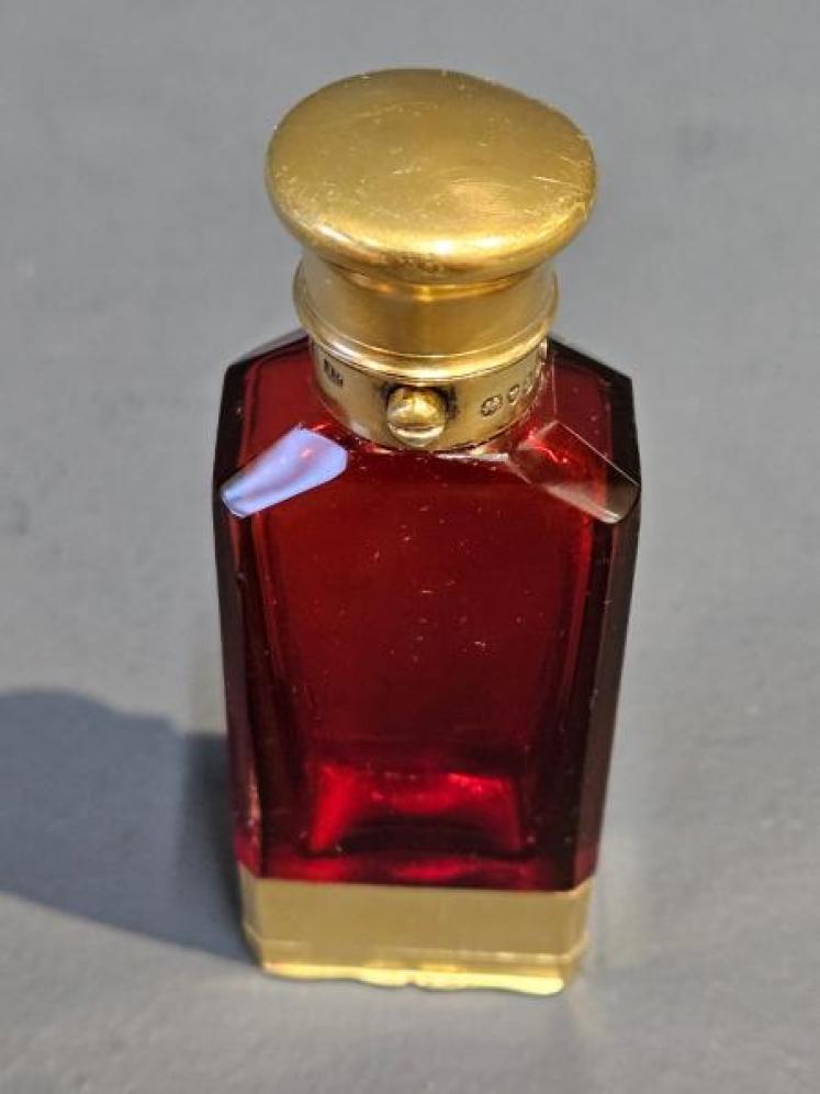 Immaculate Sampson Mordan Silver Gilt Smelling Salts and Vinaigrette Combination - Image 4