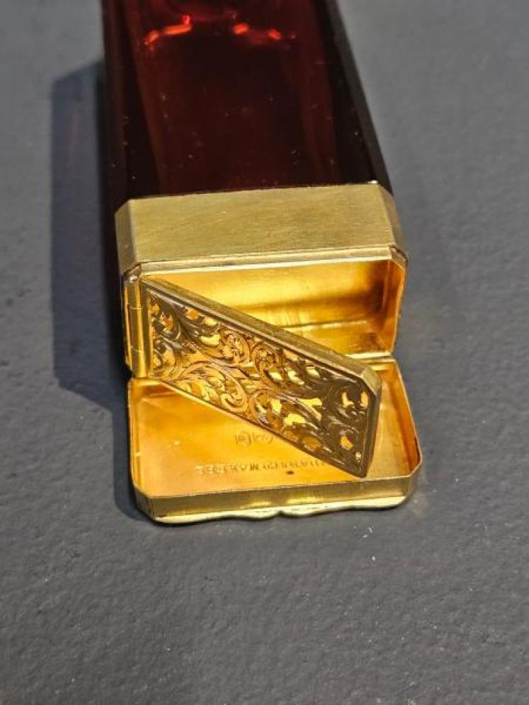 Immaculate Sampson Mordan Silver Gilt Smelling Salts and Vinaigrette Combination - Image 5