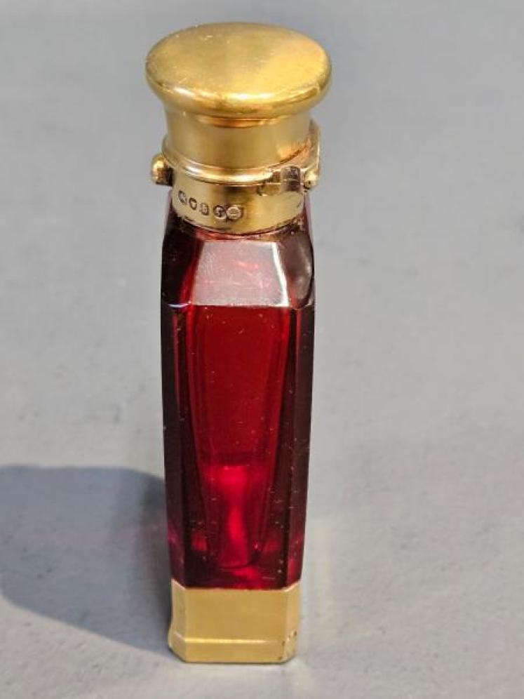Immaculate Sampson Mordan Silver Gilt Smelling Salts and Vinaigrette Combination - Image 6