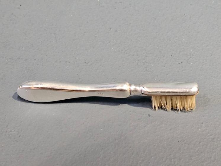 Edwardian Silver Moustache Brush - Image 3