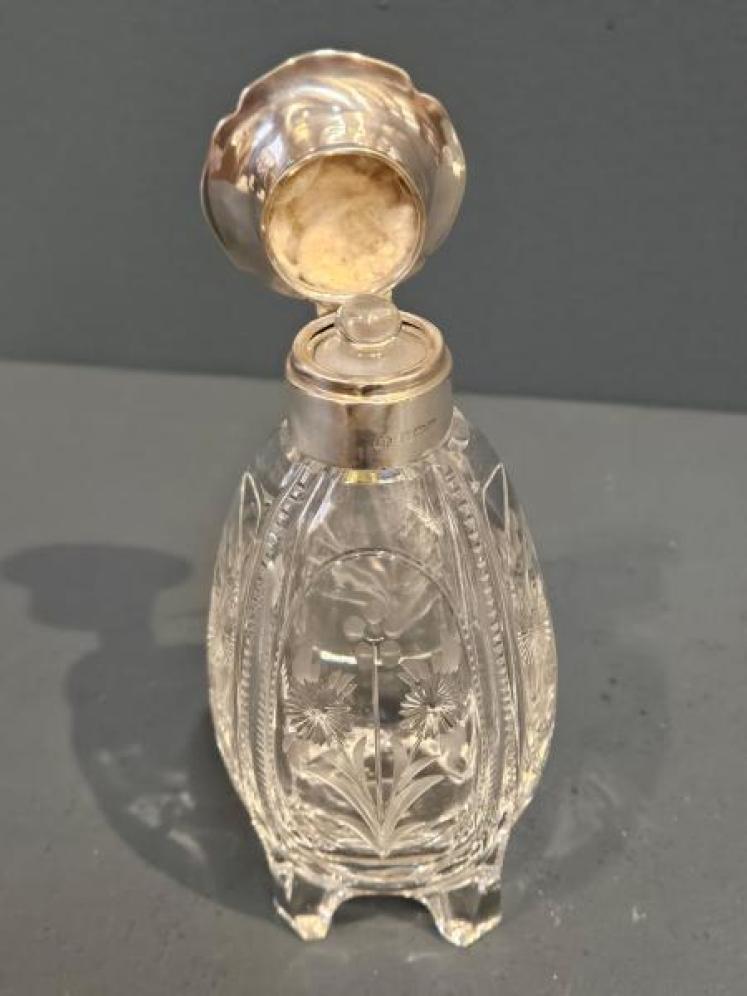 Engine Turned Silver & Lilac Enamel Topped Scent Bottle - Image 6
