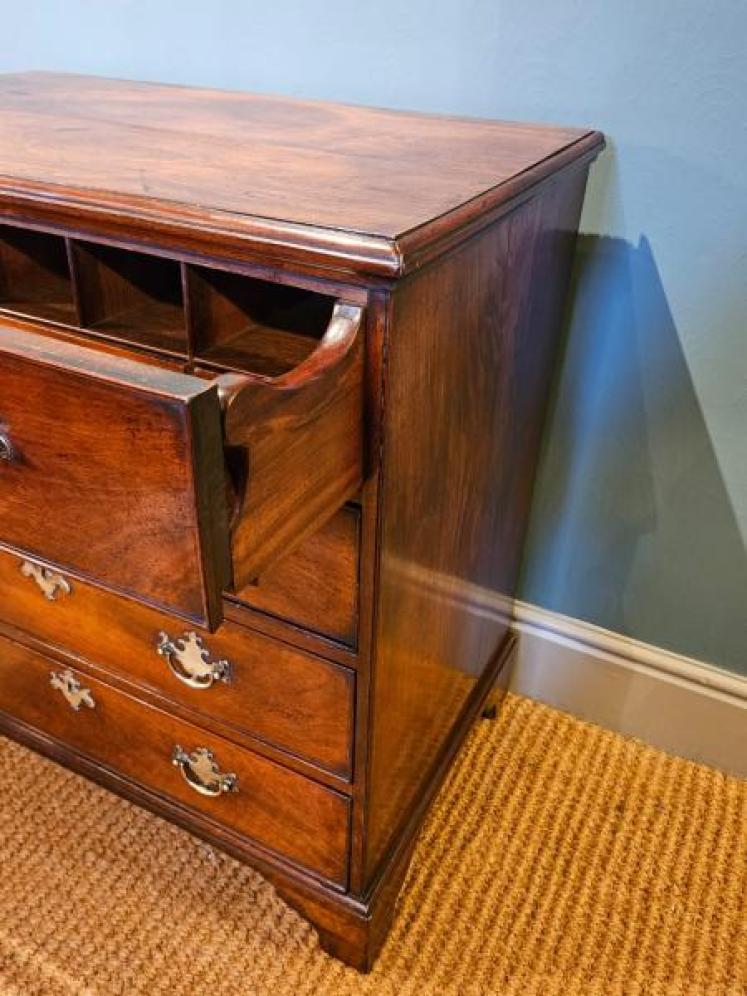 Superb Small Proportion George III Mahogany Secretaire Chest - Image 2
