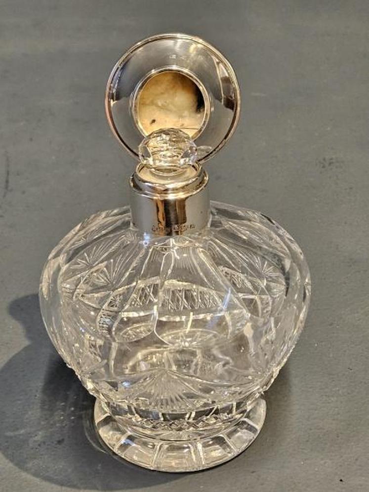 Silver and Yellow Engine Turned Enamel Topped Scent Bottle - Image 6