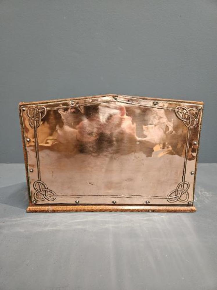 Glasgow School Copper on Oak Letter Rack - Image 3