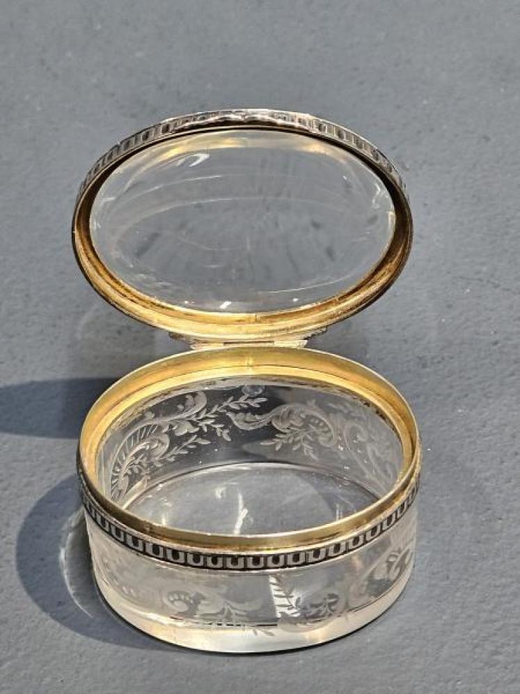 Victorian Silver and Crystal Magnifying Ring Box - Image 2