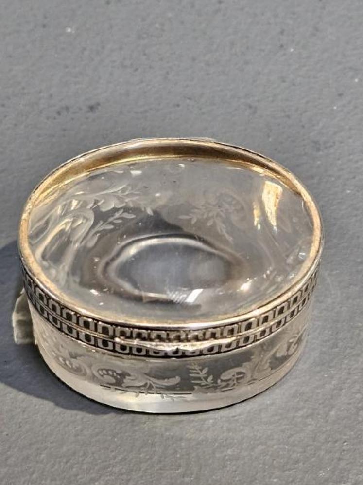 Victorian Silver and Crystal Magnifying Ring Box - Image 3