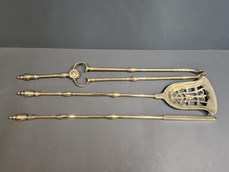 Set of Fine Irish George III Brass Fire Irons - Image 1