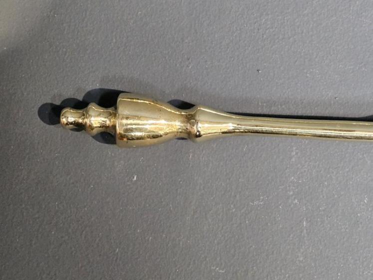 Set of Fine Irish George III Brass Fire Irons - Image 2