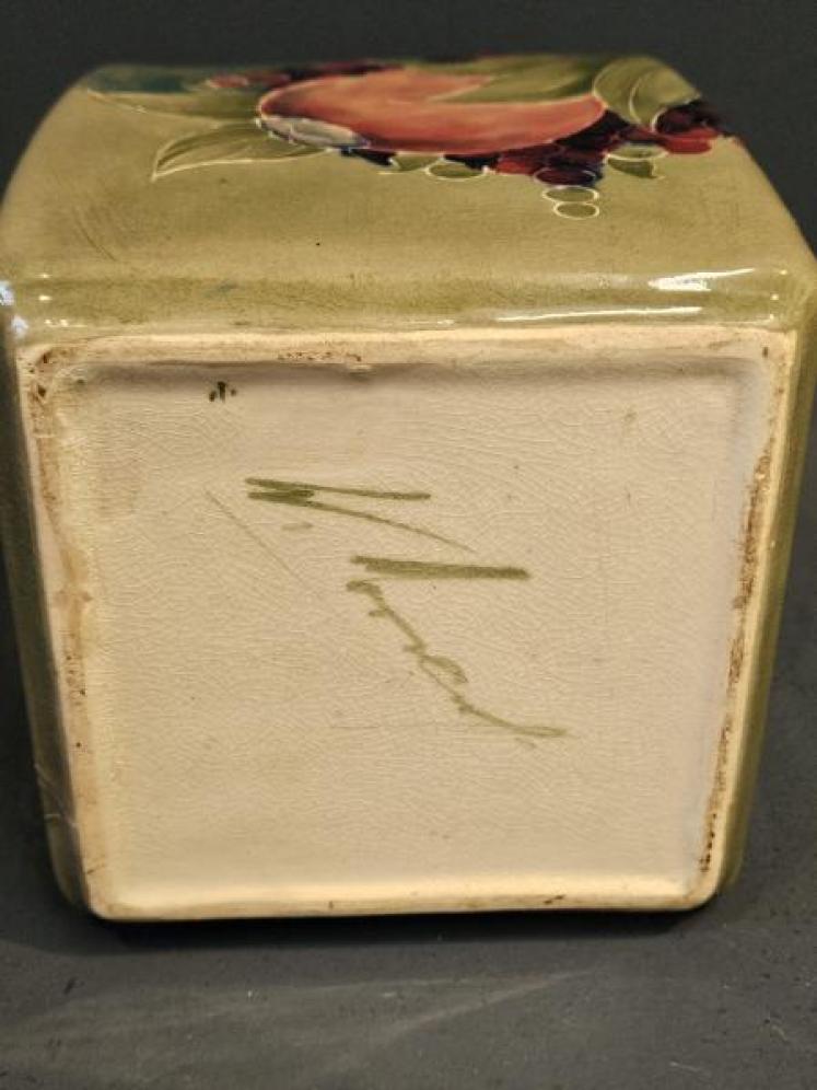 Early Moorcroft Green Pomegranate Twin Handle Biscuit Box and Cover - Image 6