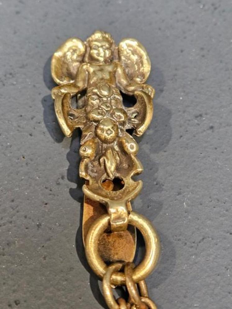 Victorian Brass Scissors and Hanging Sheath - Image 3