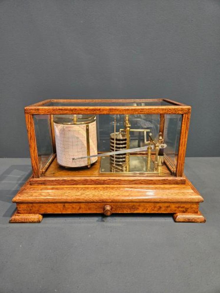 Immaculate Edwardian Oak Barograph - Image 1