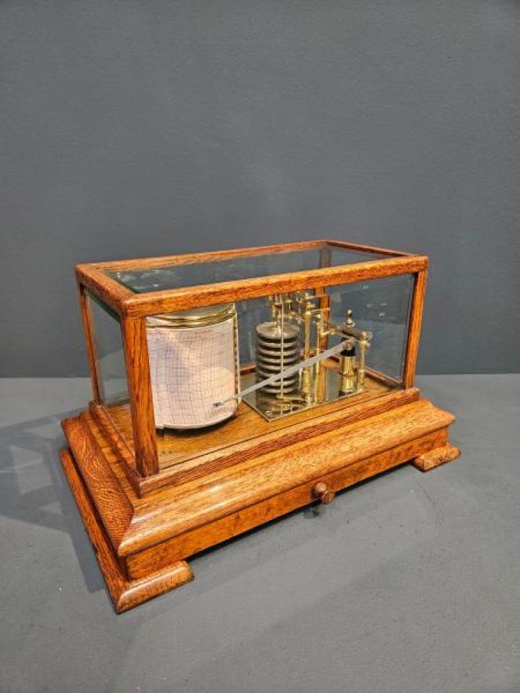 Immaculate Edwardian Oak Barograph - Image 4