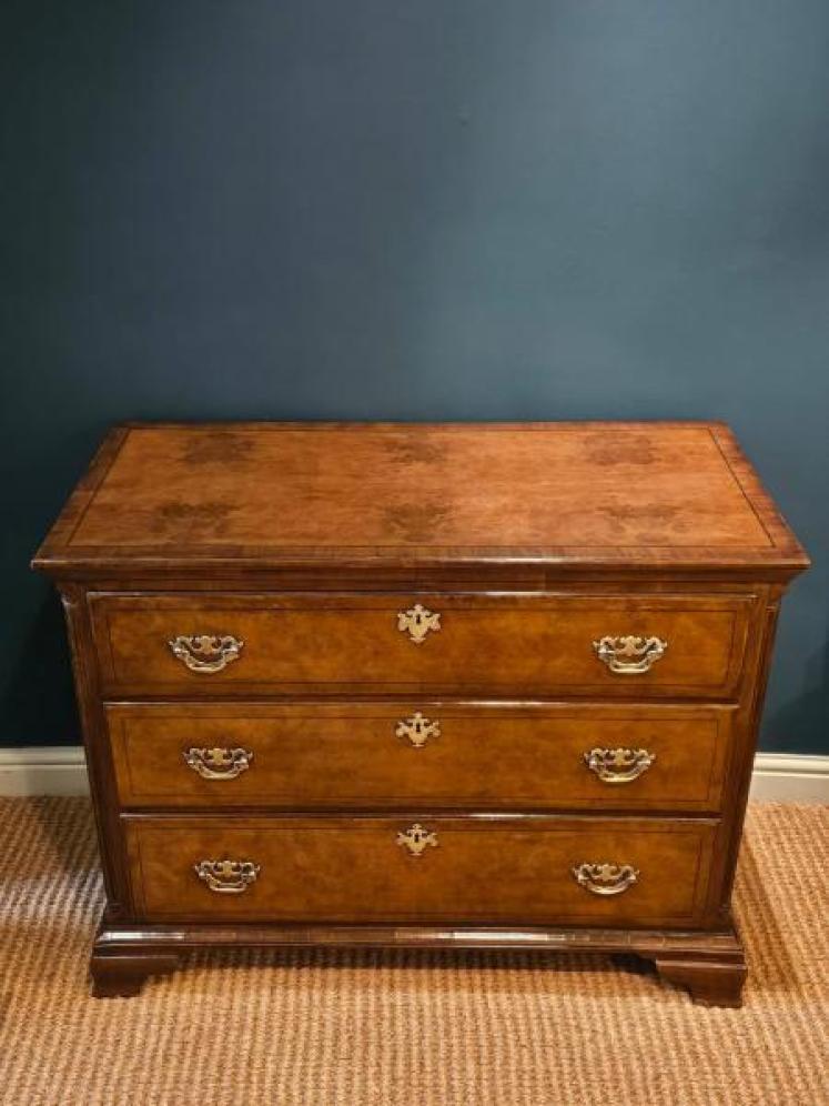 George III Walnut Chest of Drawers - Image 2