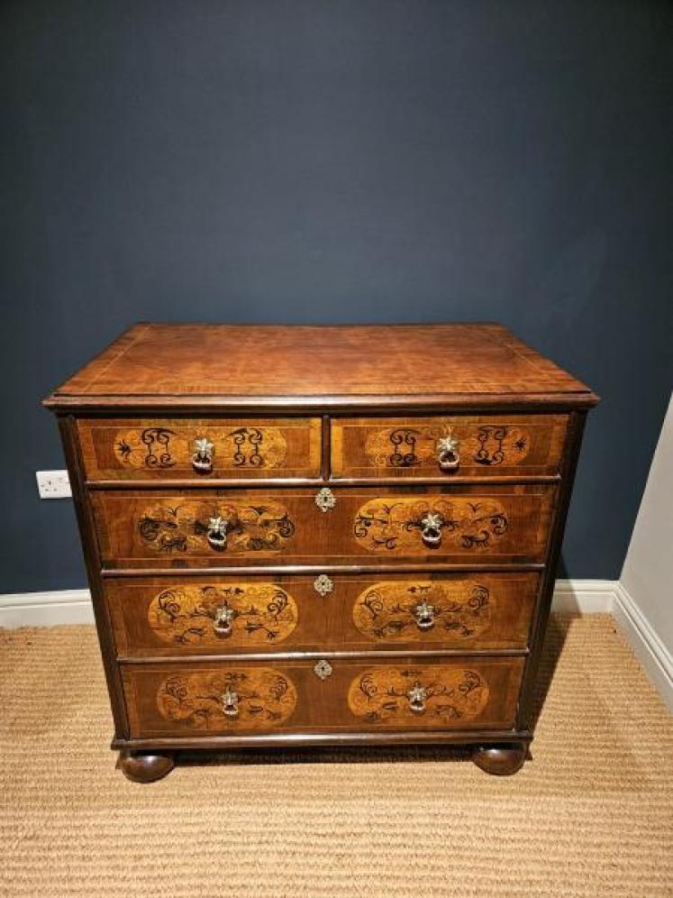 William & Mary Walnut Inlaid Chest of Drawers - Image 3