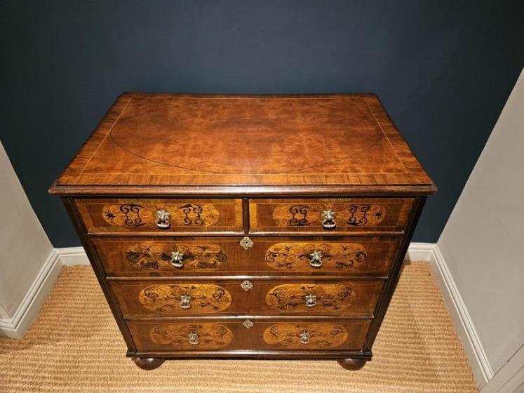 William & Mary Walnut Inlaid Chest of Drawers - Image 5