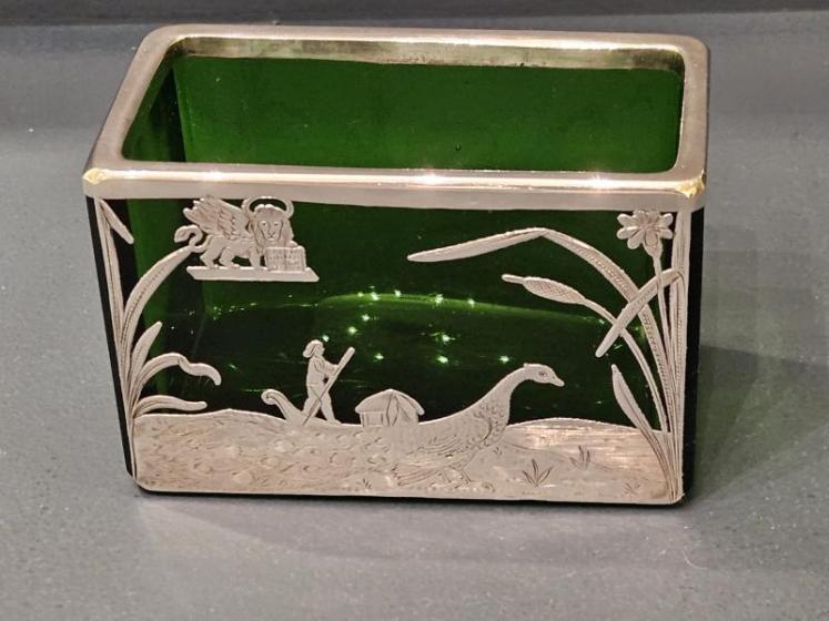 Venetian Silver Overlaid Emerald Green Desk Tidy - Image 1
