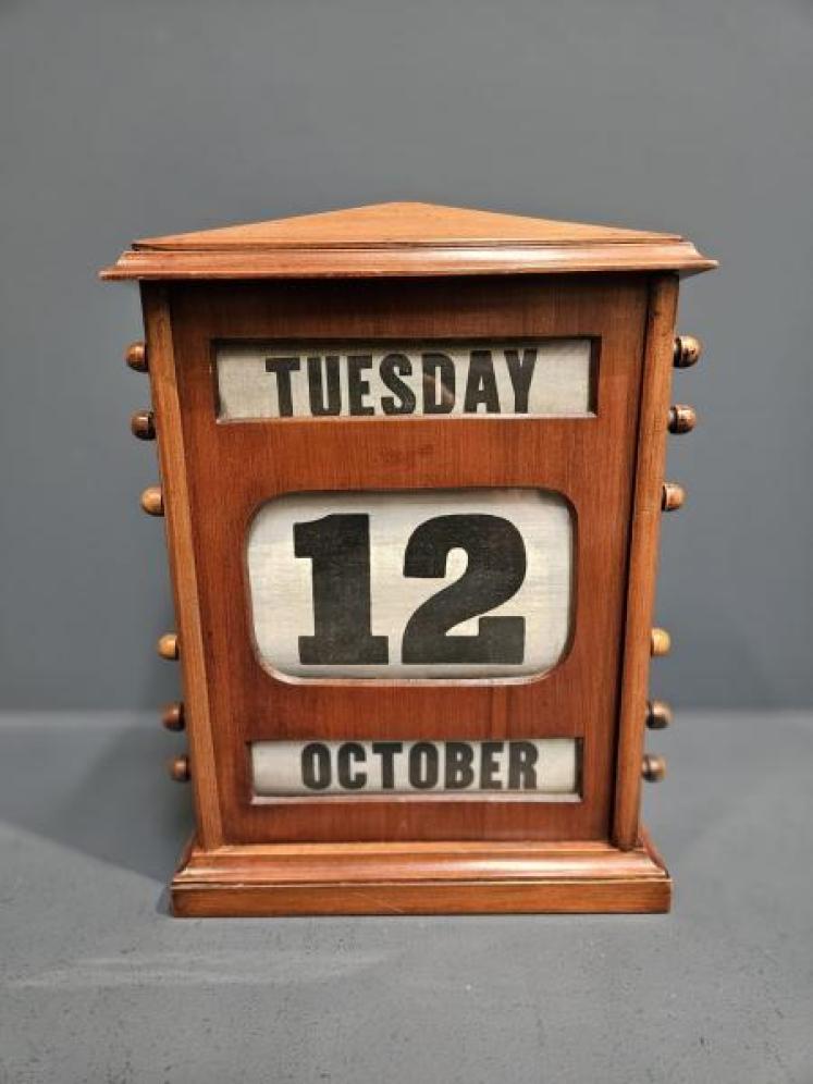 Edwardian Walnut Perpetual Desk Calendar  - Image 1