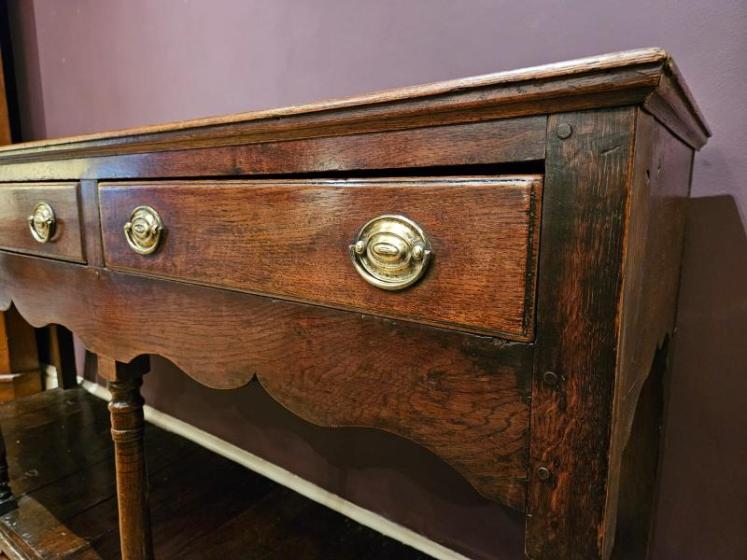 George III Oak Open Pot Board Dresser  - Image 5