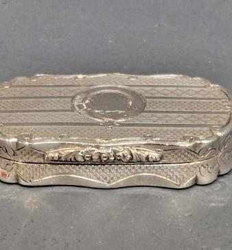 Large Early Victorian Engraved Silver Vinaigrette 