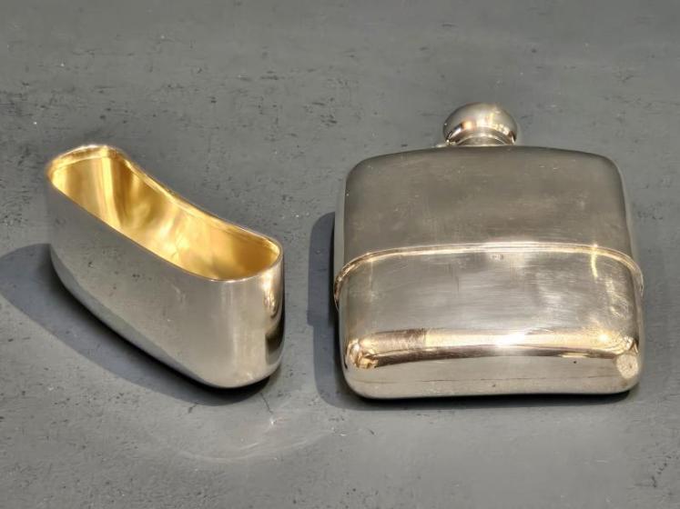Large Victorian Silver Hip Flask with Drinking Cup - Image 5