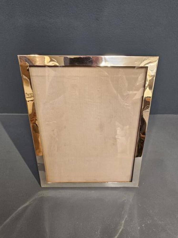 Extra Large George V Silver Portrait Photo Frame  - Image 2