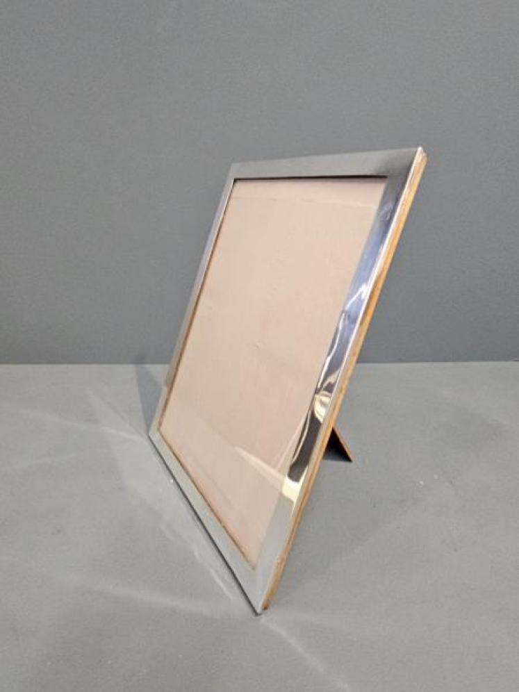 Extra Large George V Silver Portrait Photo Frame  - Image 6