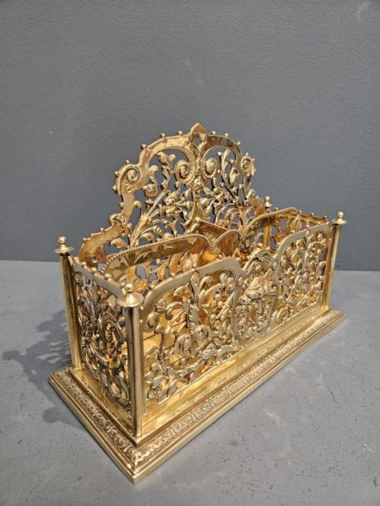 Top Quality Victorian Cast Brass Letter Rack - Image 4