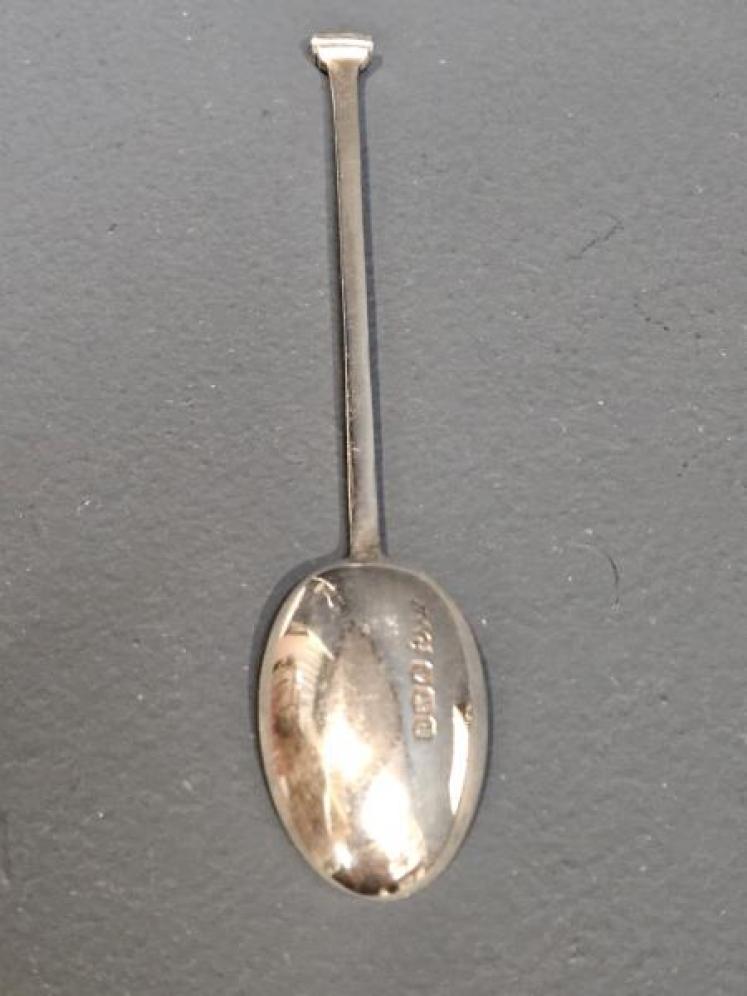 Set of 12 Silver Art Deco Spoons and Tongs - Image 4