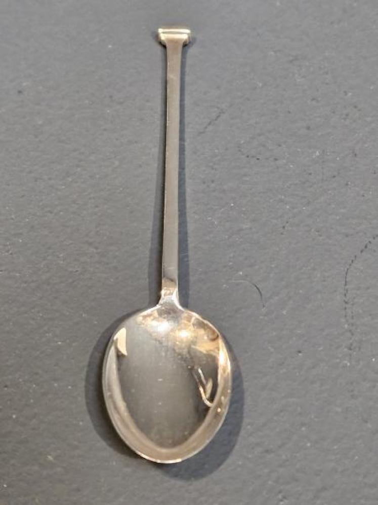 Set of 12 Silver Art Deco Spoons and Tongs - Image 6