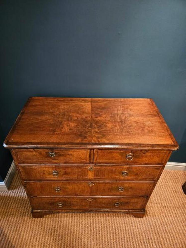 George I Walnut Chest  - Image 3