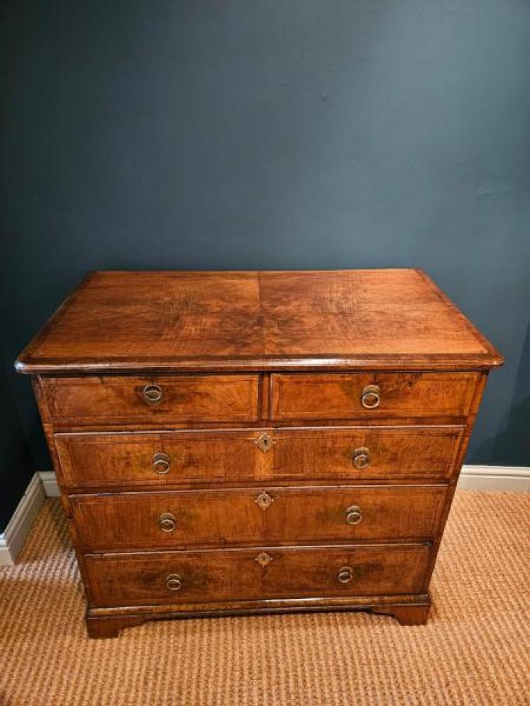 George I Walnut Chest  - Image 4