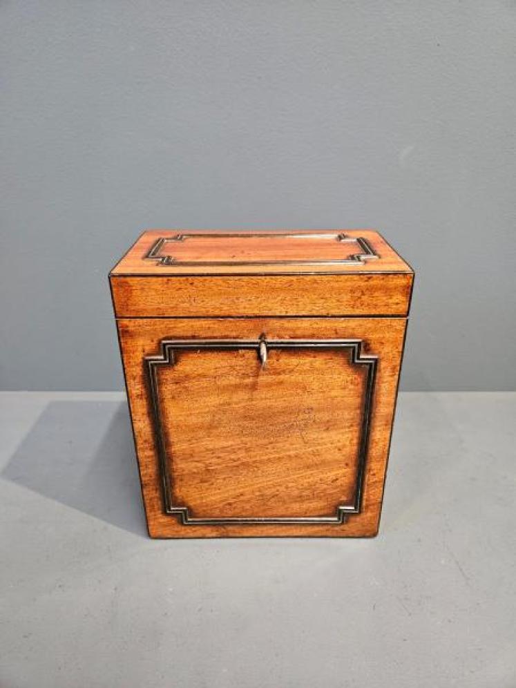 Georgian Mahogany Tantalus Box - Image 4