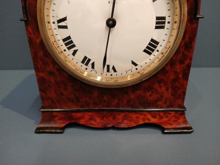 Small Edwardian Amboyna 8 Day Mantel Clock - Image 5