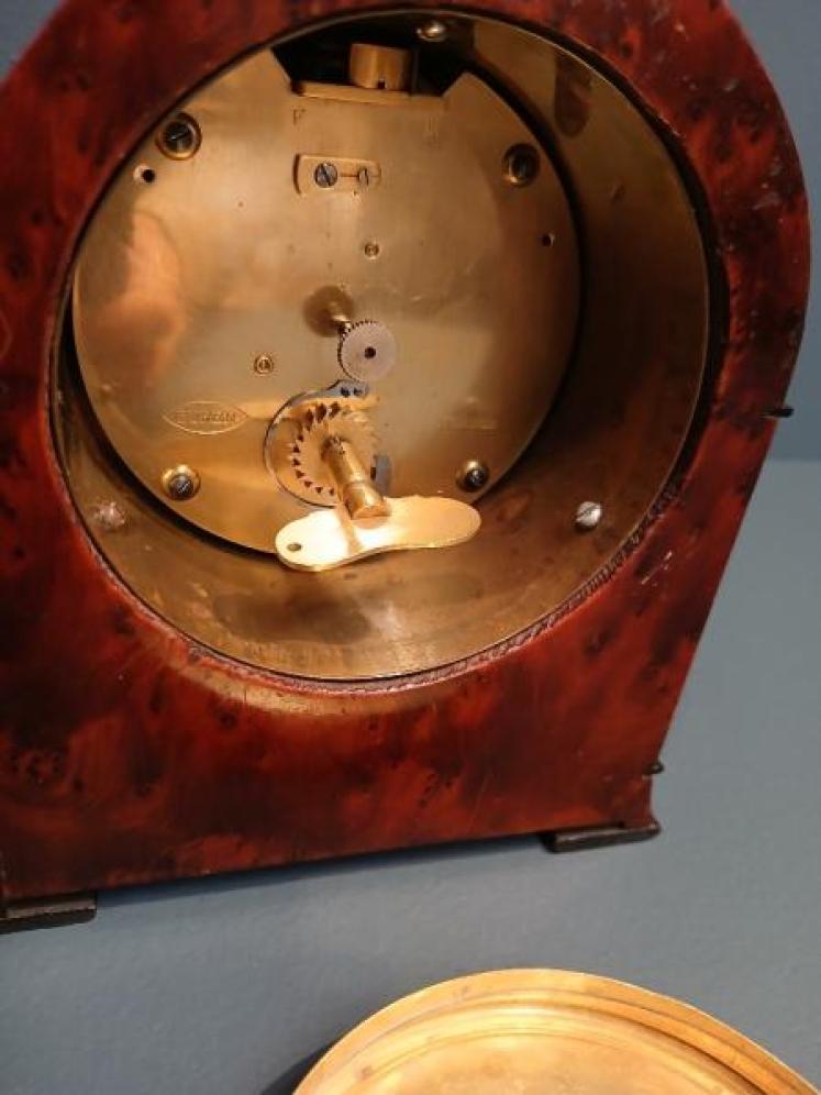 Small Edwardian Amboyna 8 Day Mantel Clock - Image 6