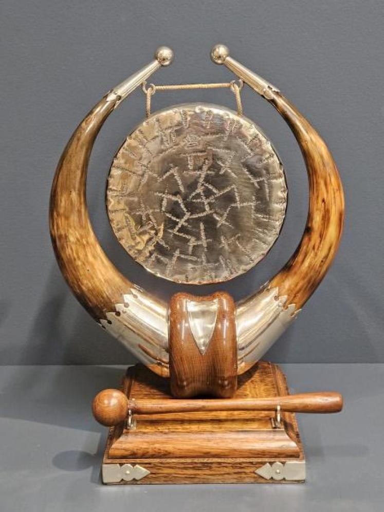 Victorian Oak Dinner Gong - Image 1