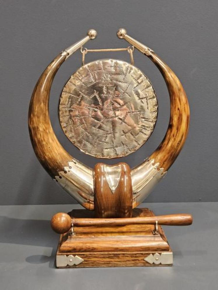 Victorian Oak Dinner Gong - Image 5